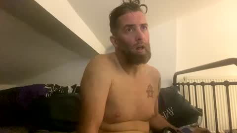 b4dafall44 online show from December 12, 11:25 pm