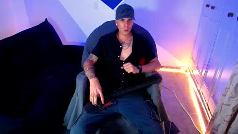 baan9 online show from March 8, 8:35 pm