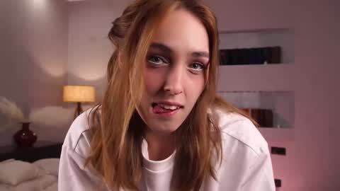 Emma online show from November 16, 7:16 pm