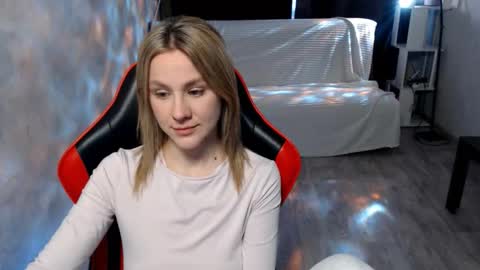 baby_kitte online show from March 2, 3:44 am