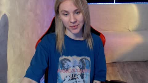 baby_kitte online show from April 15, 4:05 am