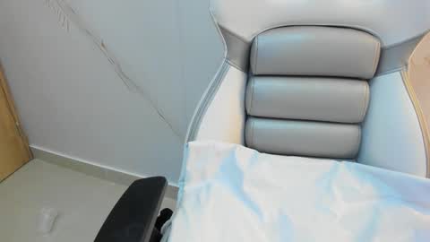 ANGEL online show from February 15, 5:32 am