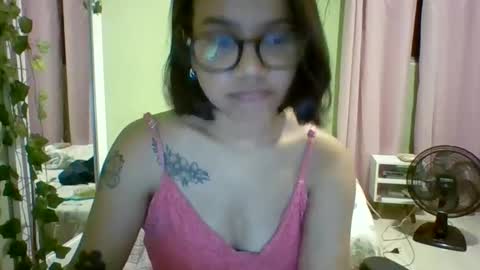 babybeelee online show from December 19, 1:45 am