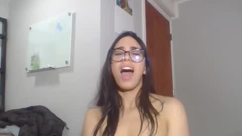 babybooty0 online show from March 9, 12:37 am