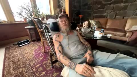 backwoodswolf online show from March 21, 12:10 pm