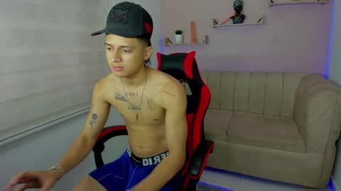 bad_boy__777 online show from February 14, 12:47 pm