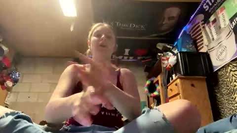 badazzcici online show from November 22, 3:38 am