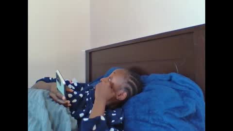 baddie_bunnie online show from April 2, 1:51 pm