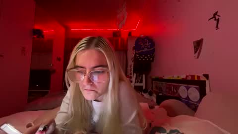 baddieprettypussy online show from May 26, 1:06 pm