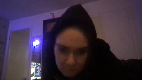 badgirluget online show from January 6, 6:14 am