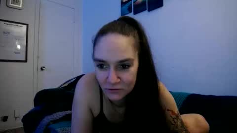 badgirluget online show from December 25, 1:30 pm