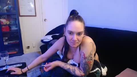 badgirluget online show from January 6, 12:24 pm