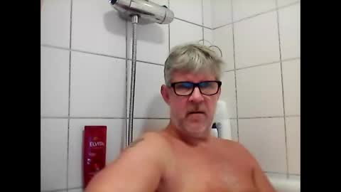 baggelina75 online show from December 10, 7:22 pm