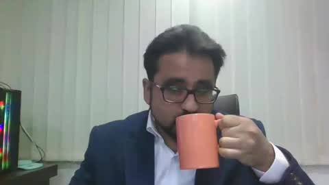 Ballbusting Slave online show from December 10, 6:33 am