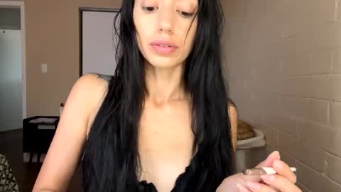 bambii_petite online show from April 10, 5:50 pm