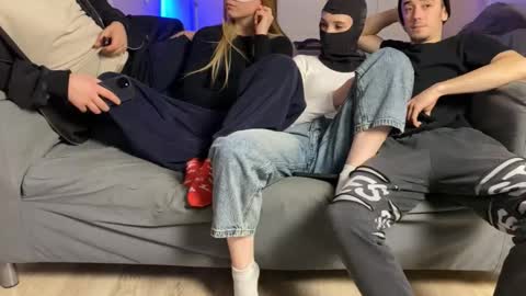 Kira and Egor online show from January 8, 9:31 pm