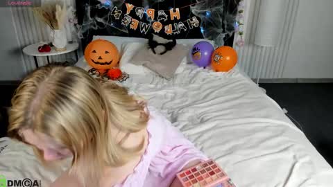 Snapshot of barbie_staze chatting on October 23, 2:35 am Barbie Staze online show from October 23, 2:35 am