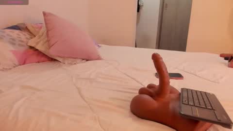 B A R B I E    R O B E R T S online show from January 14, 11:40 am