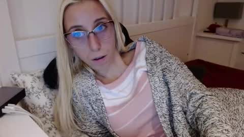 Lena online show from October 29, 6:19 pm