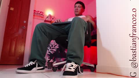 Bastian Independent Model online show from December 10, 12:28 am