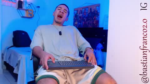 Bastian Independent Model online show from December 29, 5:10 am