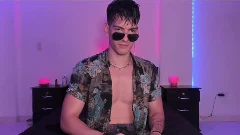 Valentino online show from January 31, 9:16 pm