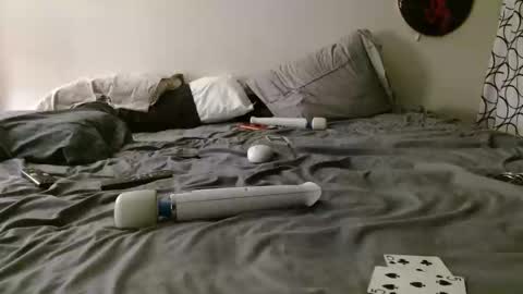 bbc69donna online show from December 3, 11:59 pm