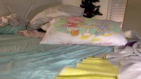 bby2brat online show from December 26, 7:35 am