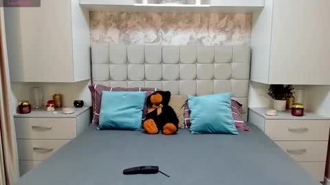 larra online show from October 9, 4:01 pm