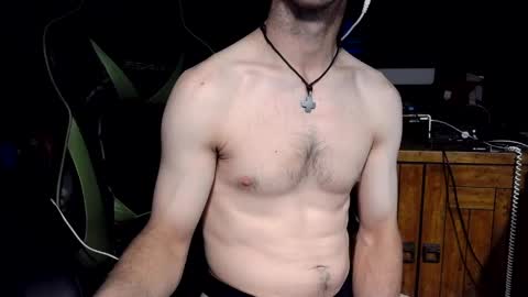 bchillin28 online show from April 21, 4:08 am