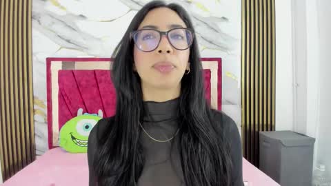 daniela villamizar online show from November 21, 3:32 pm