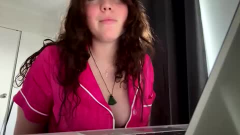 beachbaby777 online show from May 28, 2:42 am