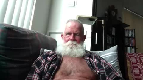 beardbushy online show from May 14, 4:16 pm