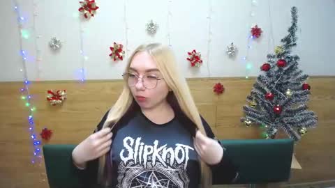 BeatriceFlyy online show from January 19, 1:12 pm