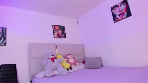 beautiful_2_0 online show from March 21, 4:33 pm