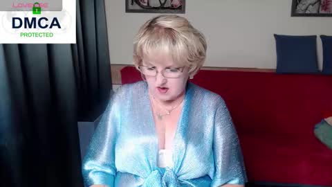 your Lana online show from October 5, 5:20 pm