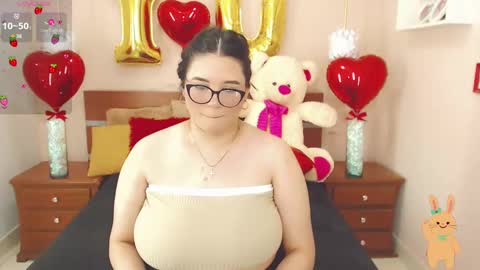 Snapshot of beautty_pink chatting on February 13, 6:59 pm beautty_pink online show from February 13, 6:59 pm
