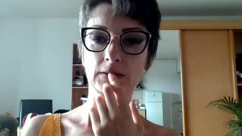 Raluca online show from July 5, 2:57 pm