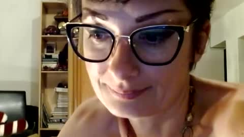 Raluca online show from June 29, 7:35 pm