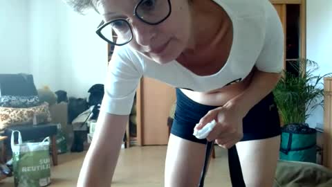 Raluca online show from July 6, 3:03 pm