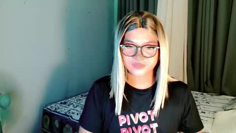 Adriana online show from May 8, 3:39 pm