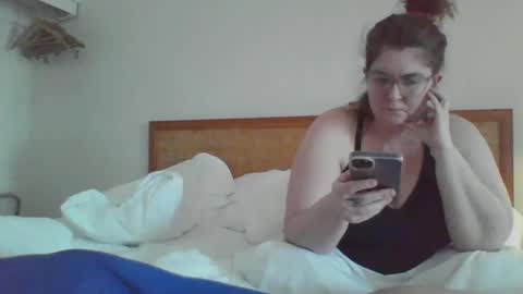 Snapshot of bedbandits chatting on February 22, 1:13 pm Bedbandits69 online show from February 22, 1:13 pm