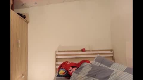 bee_thai online show from September 21, 6:34 pm