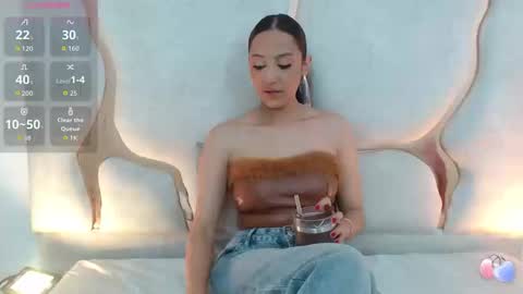 BELLA online show from September 23, 3:17 pm