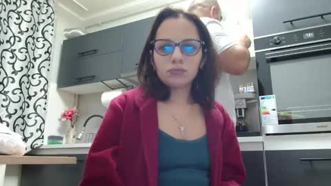 Snapshot of bela747741 chatting on December 29, 8:37 pm kevin and Bella online show from December 29, 8:37 pm