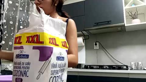 Snapshot of bela747741 chatting on December 29, 4:08 pm kevin and Bella online show from December 29, 4:08 pm