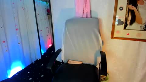 modelo independiente online show from November 18, 7:39 pm