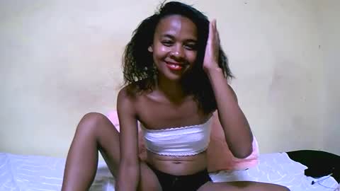 bella193999 online show from December 22, 12:38 pm