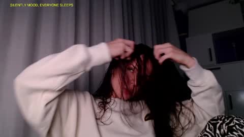 Snapshot of bella_alice chatting on October 7, 8:05 pm Alicia Belvedere online show from October 7, 8:05 pm