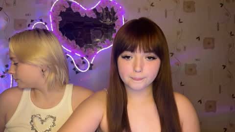 Snapshot of bella_and_alice chatting on October 15, 3:02 pm bella_and_alice online show from October 15, 3:02 pm